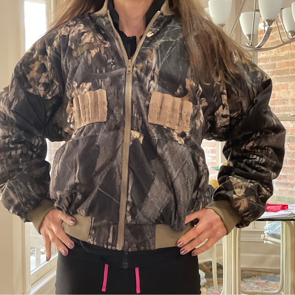 Columbia camouflage jacket, bomber style, zip front, Ladies Size M - Picture 7 of 7